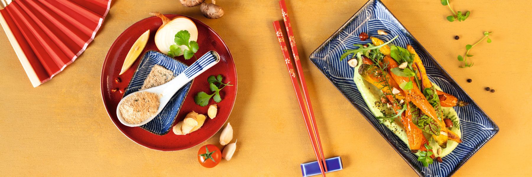 Asiatisch dekorierter Tisch mit Keramiklöffel mit  WIBERG Miso-Suppe als Pulver und Teller mit Misokarotten für kreative Profiküche.