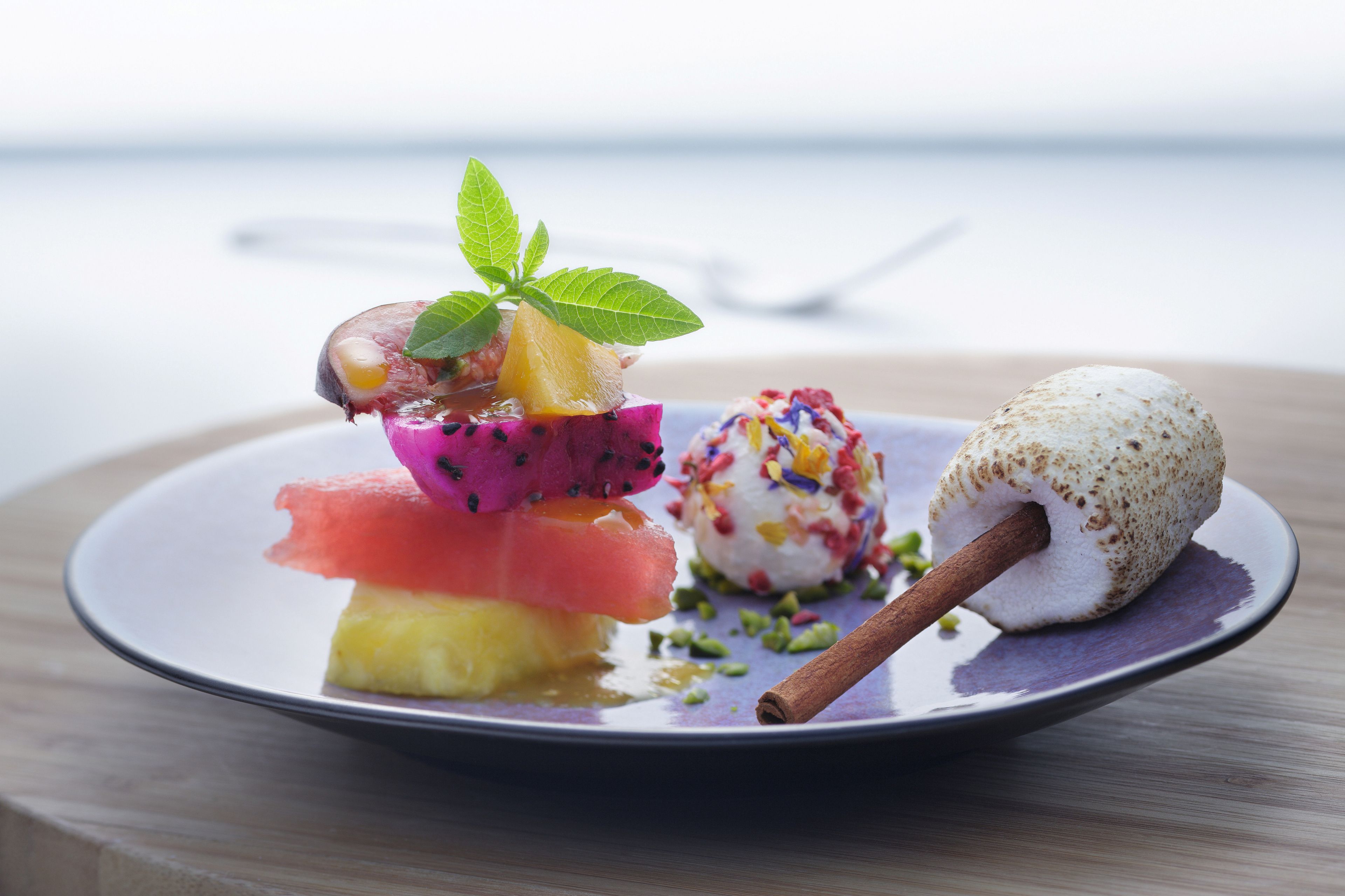 Topfenknödel mit Hollunderblüten